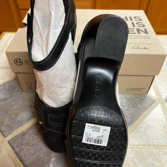 Clarks Black Heels with Unique Design and Moderate Height - Picture 3 of 4